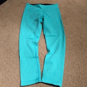 Lululemon reversible crop leggings size 4